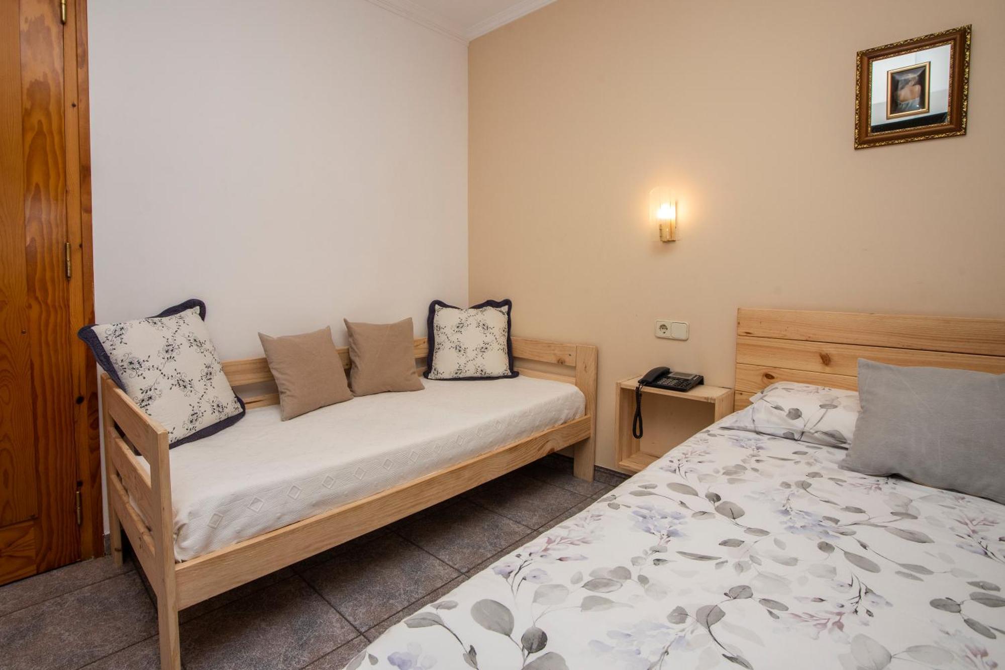 Hostal Montserrat Монтсень Номер фото